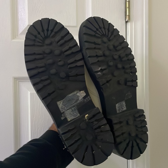 Forever 21 white boots, size 10 barely used. - Picture 3 of 4